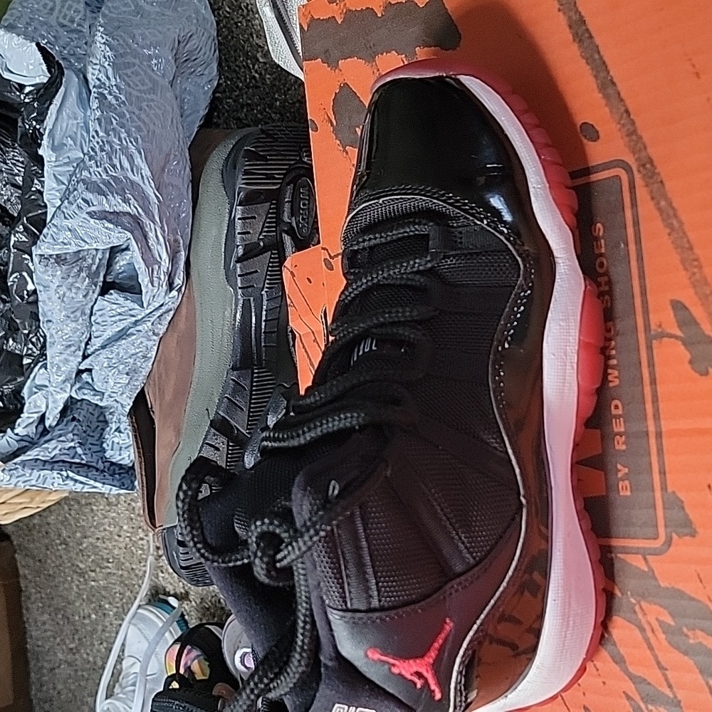Jordans 11's